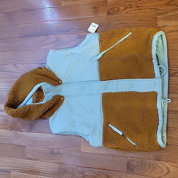 FP Movement by Free People Adventure Awaits Vest - Picture 3 of 7